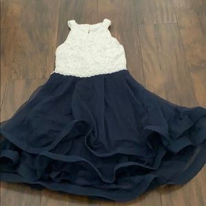 Gorgeous party dress for girls 6 yrs old.